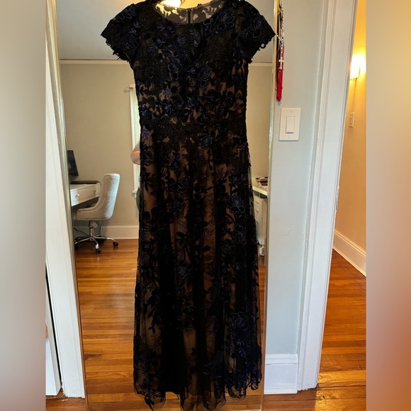 Black evening gown with navy appliqué flowers - Picture 2 of 2